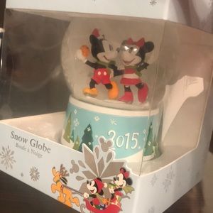 Disney 2015 Holiday Snow Globe